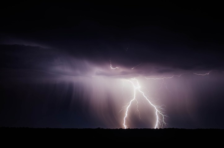 lightning-bolt-768801_960_720
